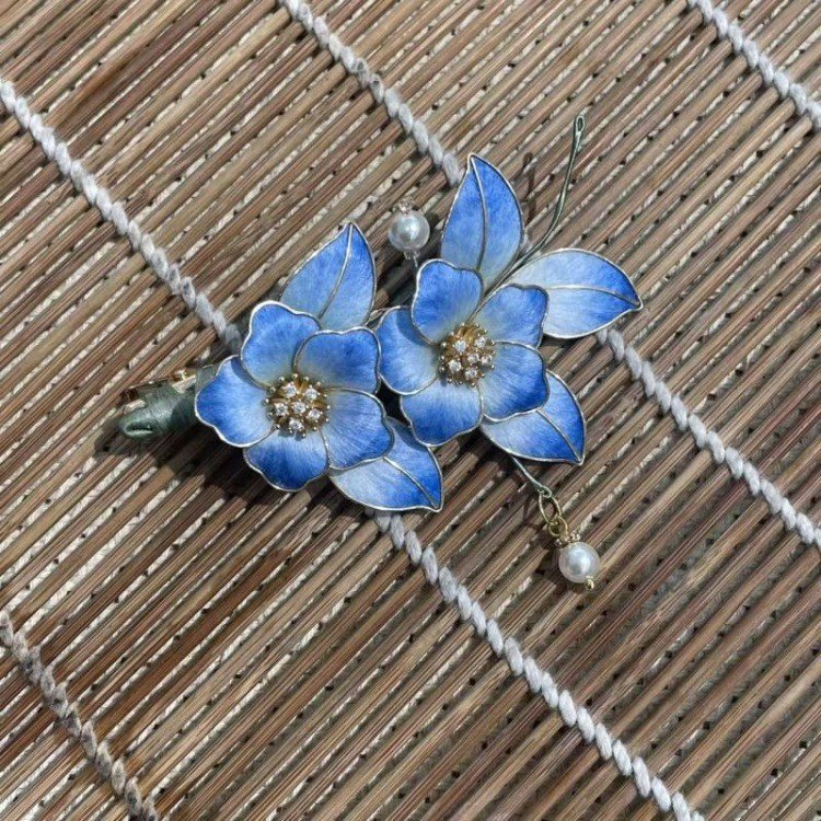 Silk Flower Hair Clip with Wire-Shaped Petals